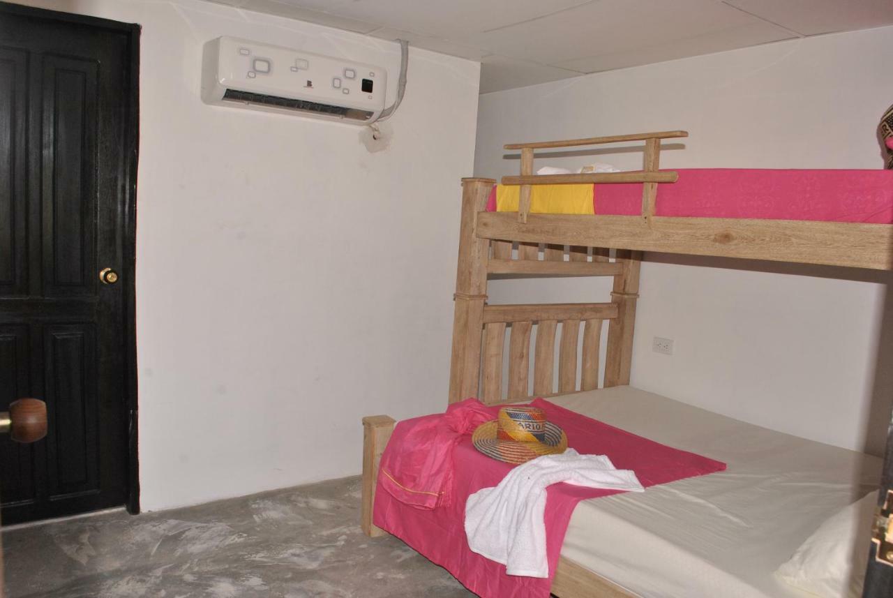 Hostal Castillo Del Mar Camarones Exterior photo